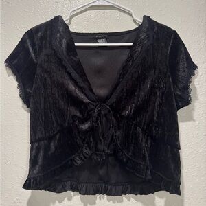 FANG Black Velvet Tie-Front Crop Too with Lace Trim | Large